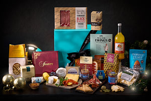 
                  
                    Load image into Gallery viewer, LUXURY ARTISAN GIFT HAMPER
                  
                